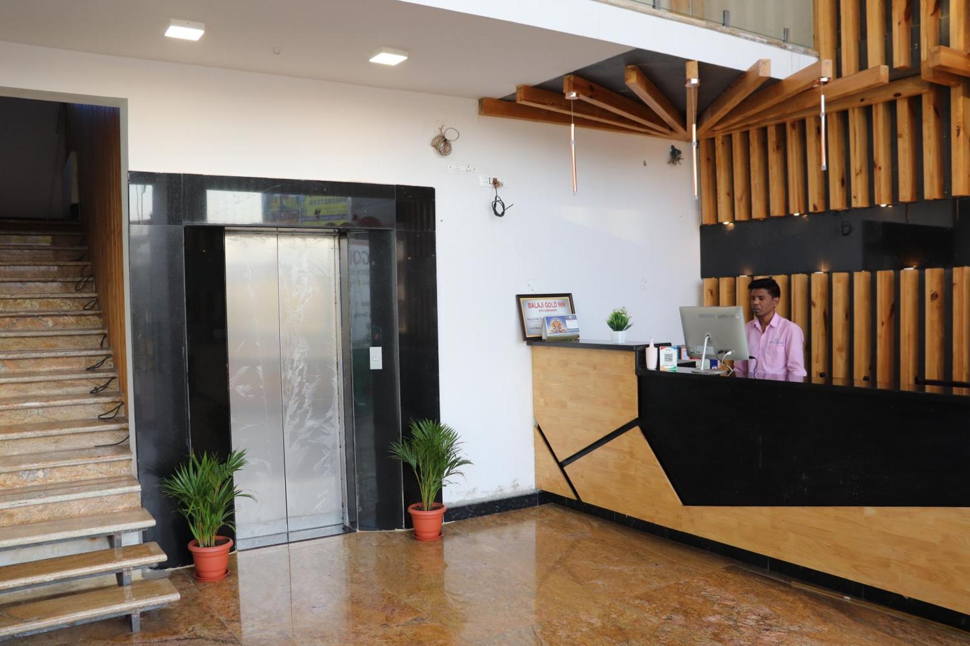 Balaji Gold Inn Hotel Hubballi-Dharwar Zewnętrze zdjęcie